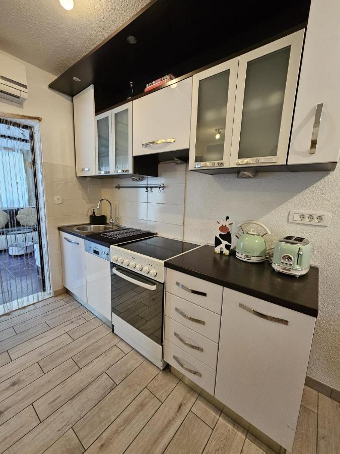 הוילה פרימוסטן Mala Kuca Ispod Borova מראה חיצוני תמונה